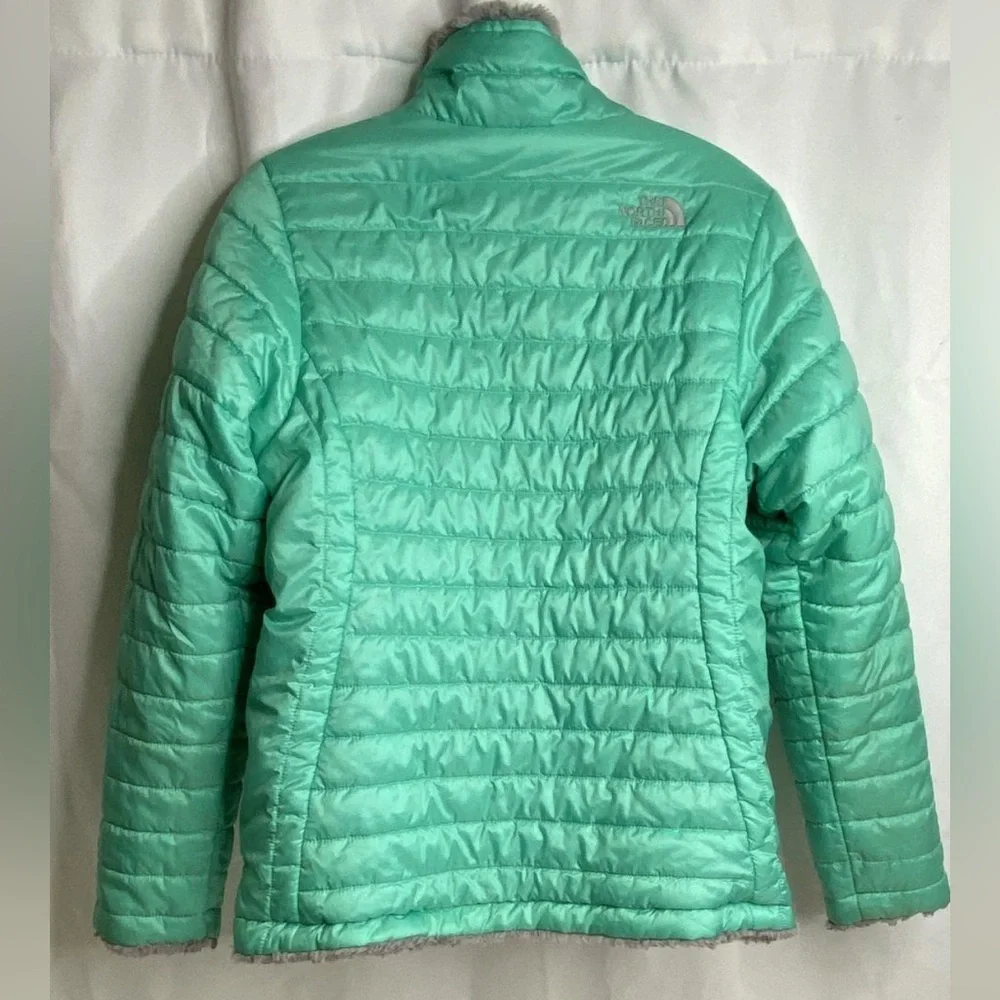 The North Face Aqua/Teal Quilted Girls Jacket - Picture 2 of 6